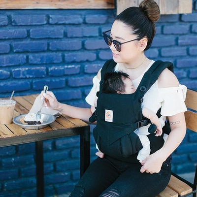Black Ergonbaby Omni 360 All Position Carrier Mother and Baby